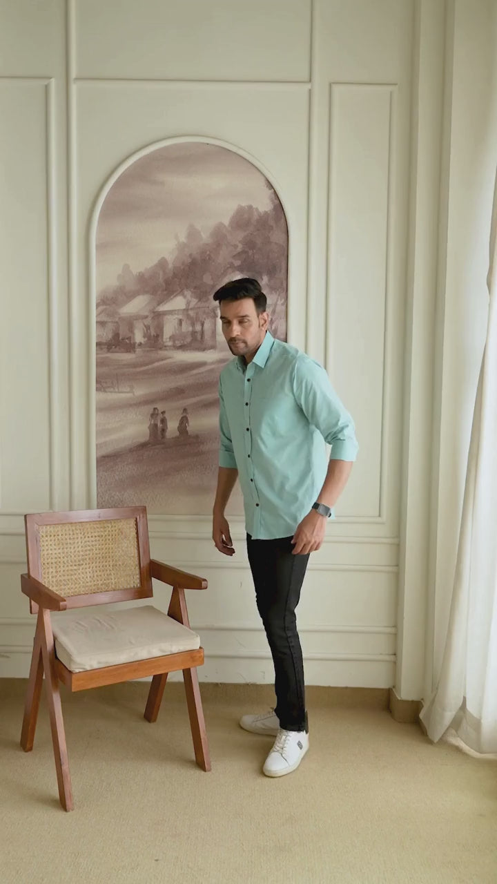 Men's Solid Aqua Green Casual Shirt